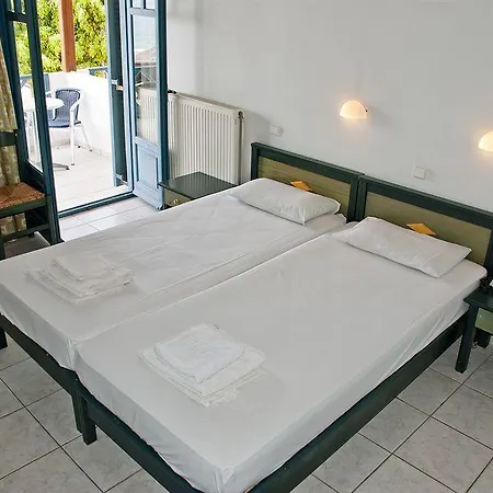 Aparthotel Irida 3*